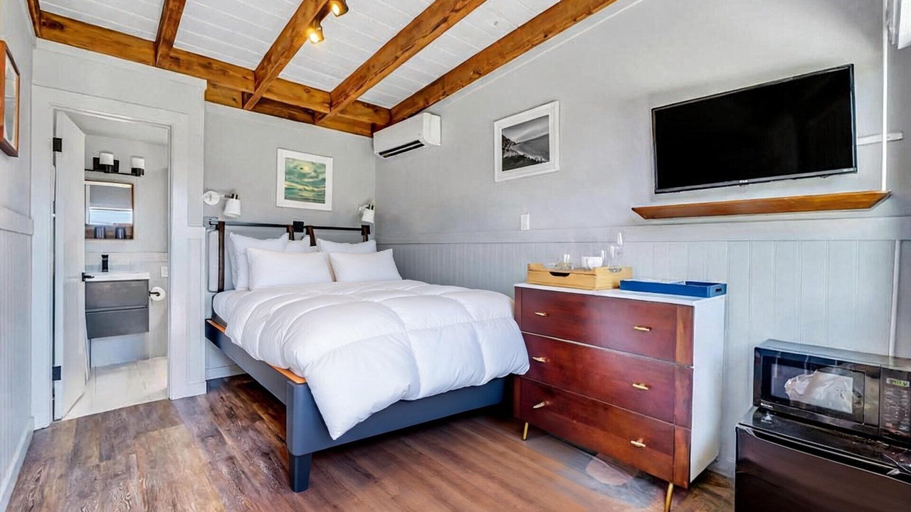 Photo of Bedroom in Hampton Bays