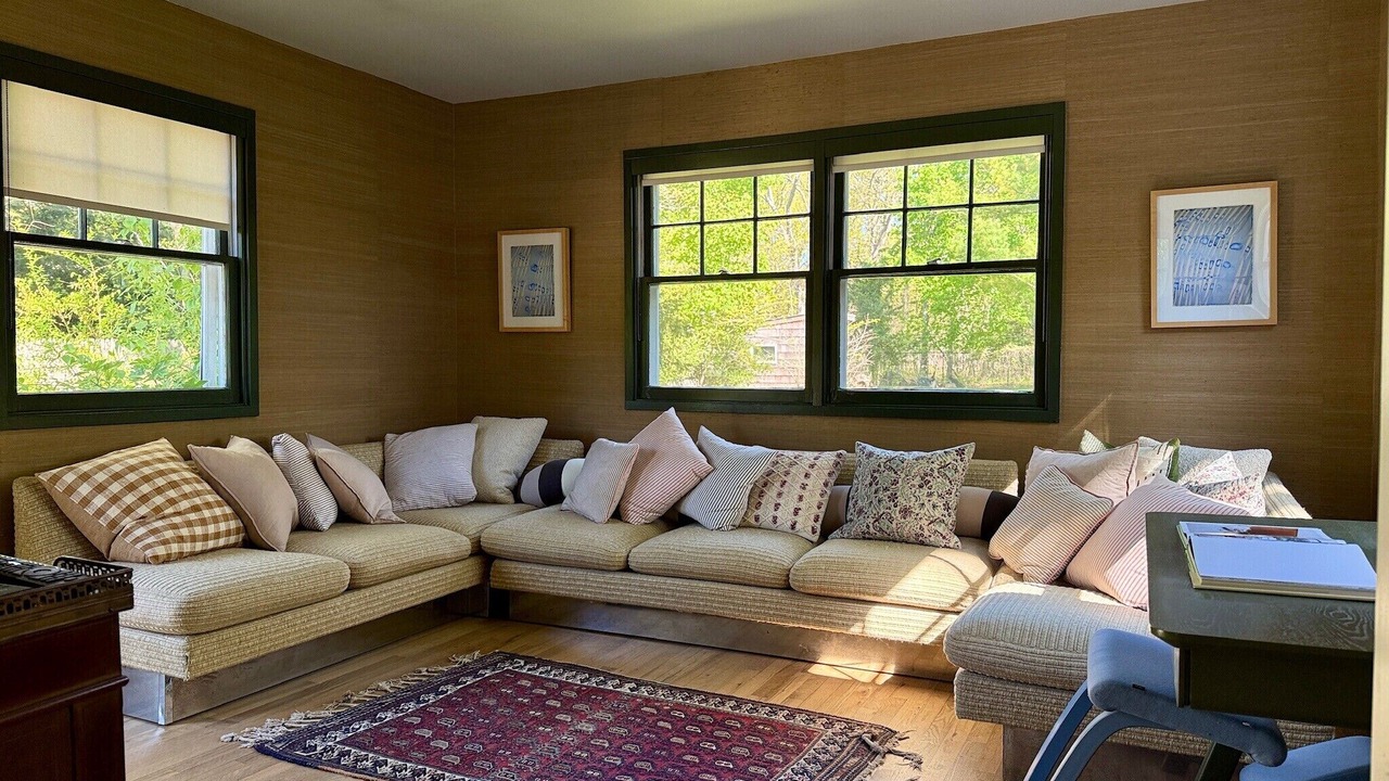 Photo of Livingroom in North Bellport