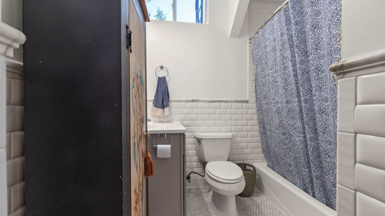 Photo of Bathroom in Ampere
