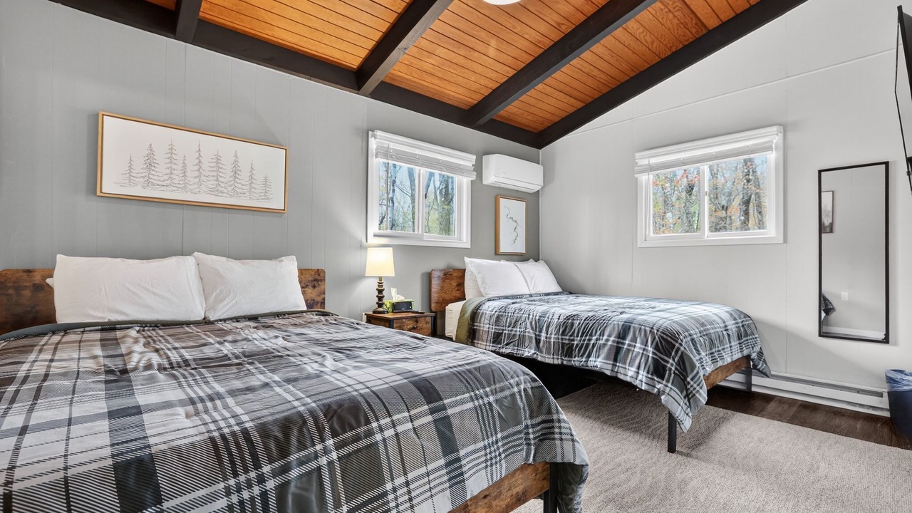Photo of Bedroom in Lake Harmony Estates