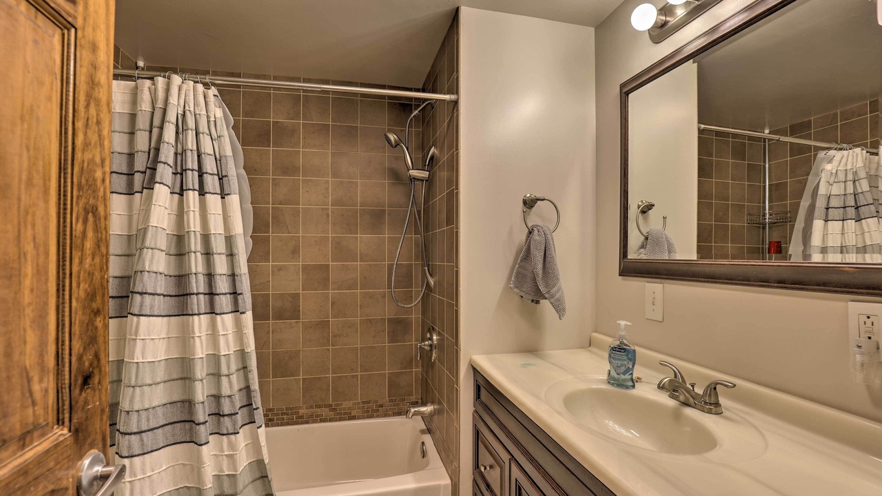 Photo of Bathroom in Ovid