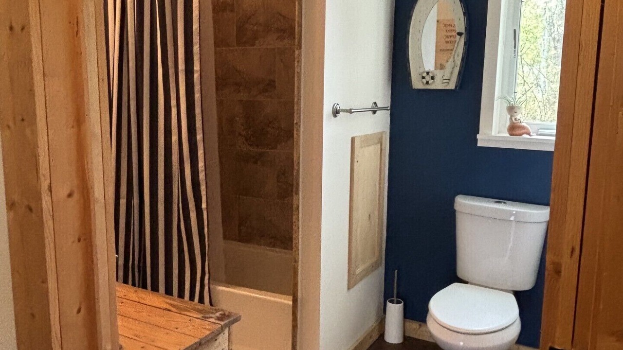 Photo of Bathroom in Clay