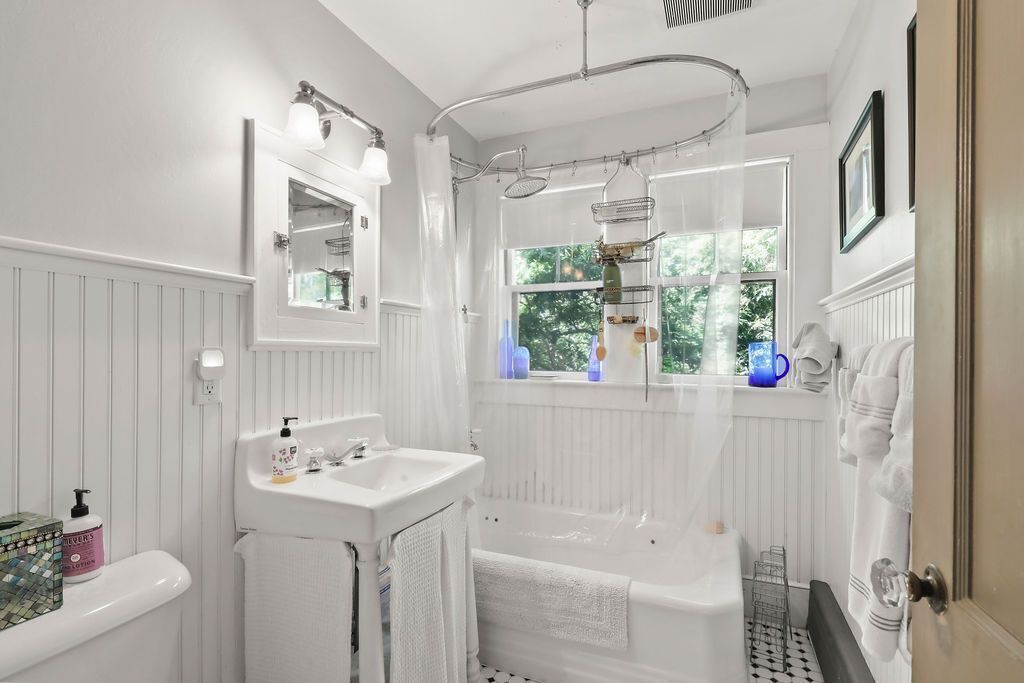 Photo of Bathroom in Cataumet