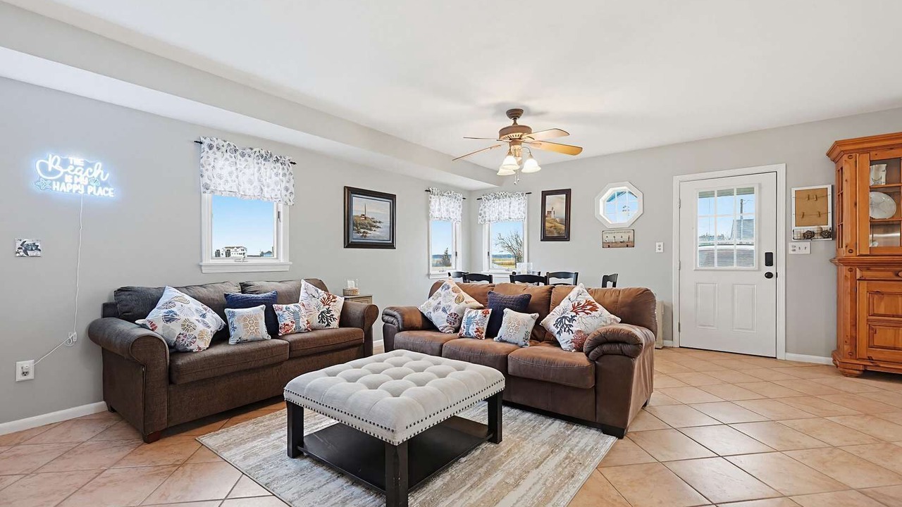 Photo of Livingroom in Hampton