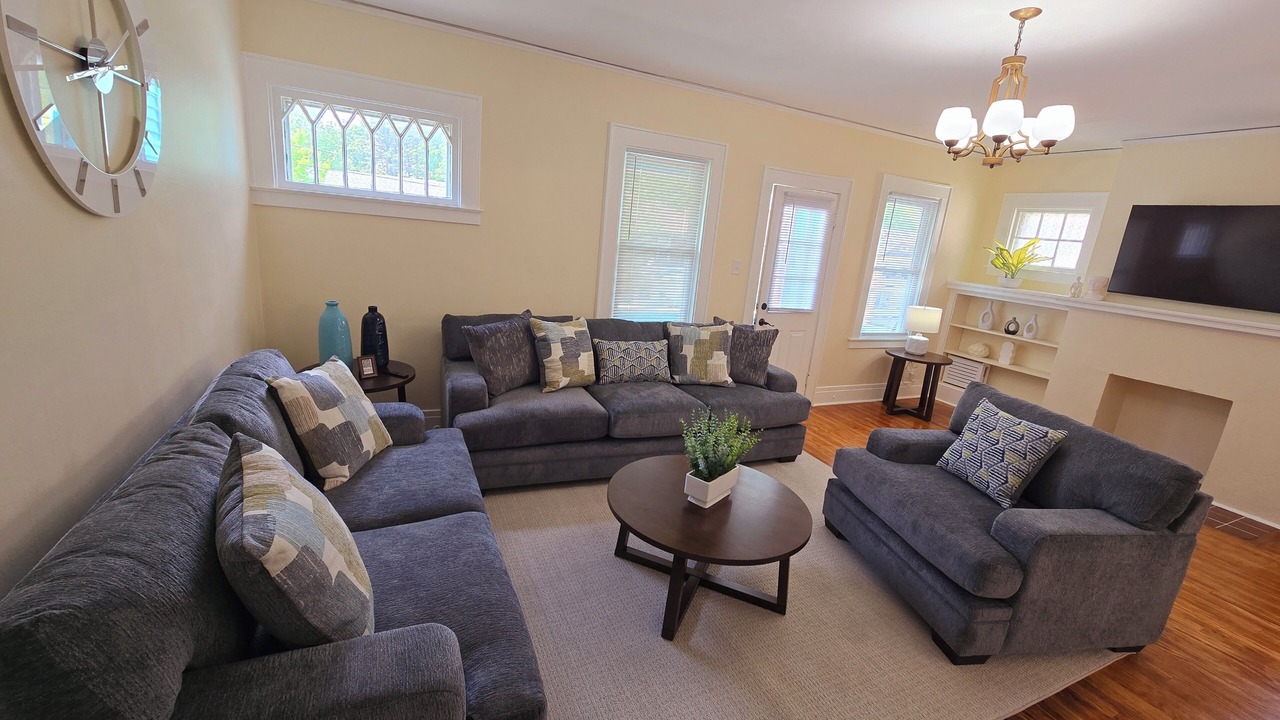 Photo of Livingroom in Eastside