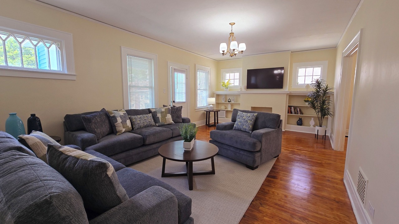 Photo of Livingroom in Eastside
