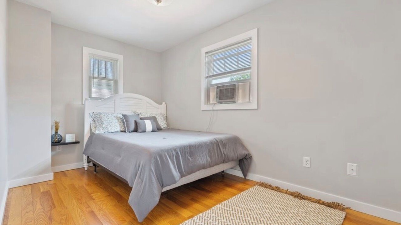 Photo of Bedroom in Clinton