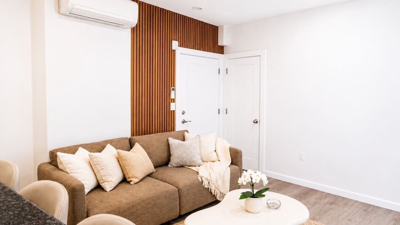 Photo of Livingroom in Mill River