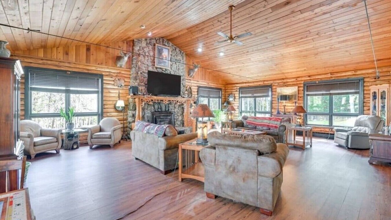 Photo of Livingroom in Long Lake