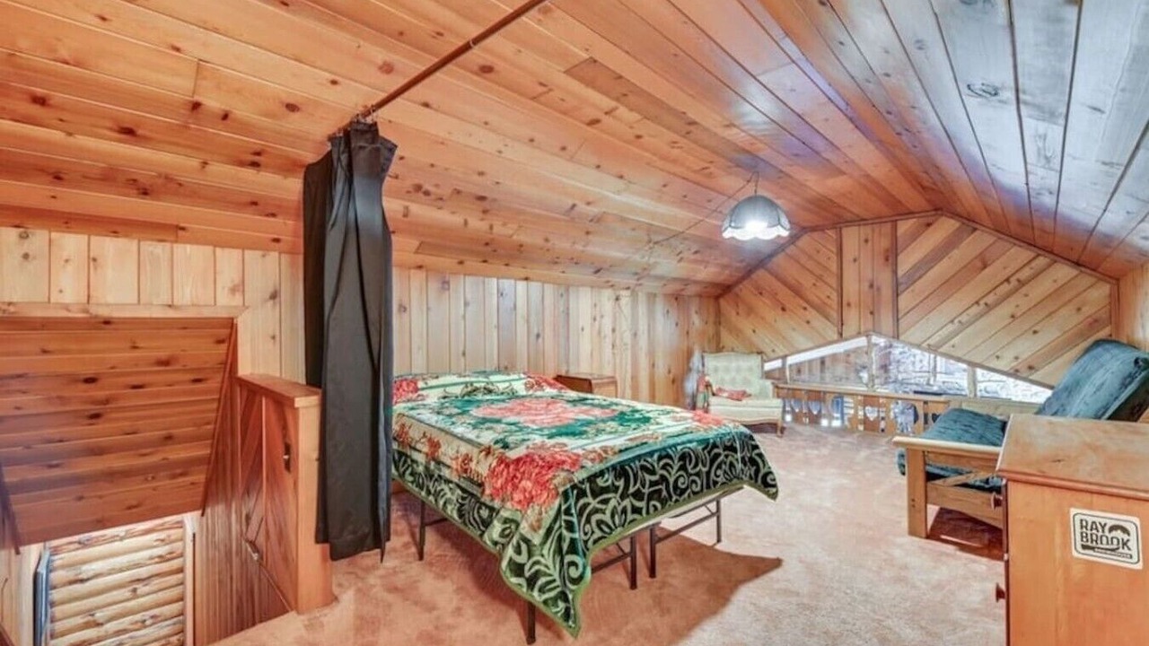 Photo of Bedroom in Long Lake