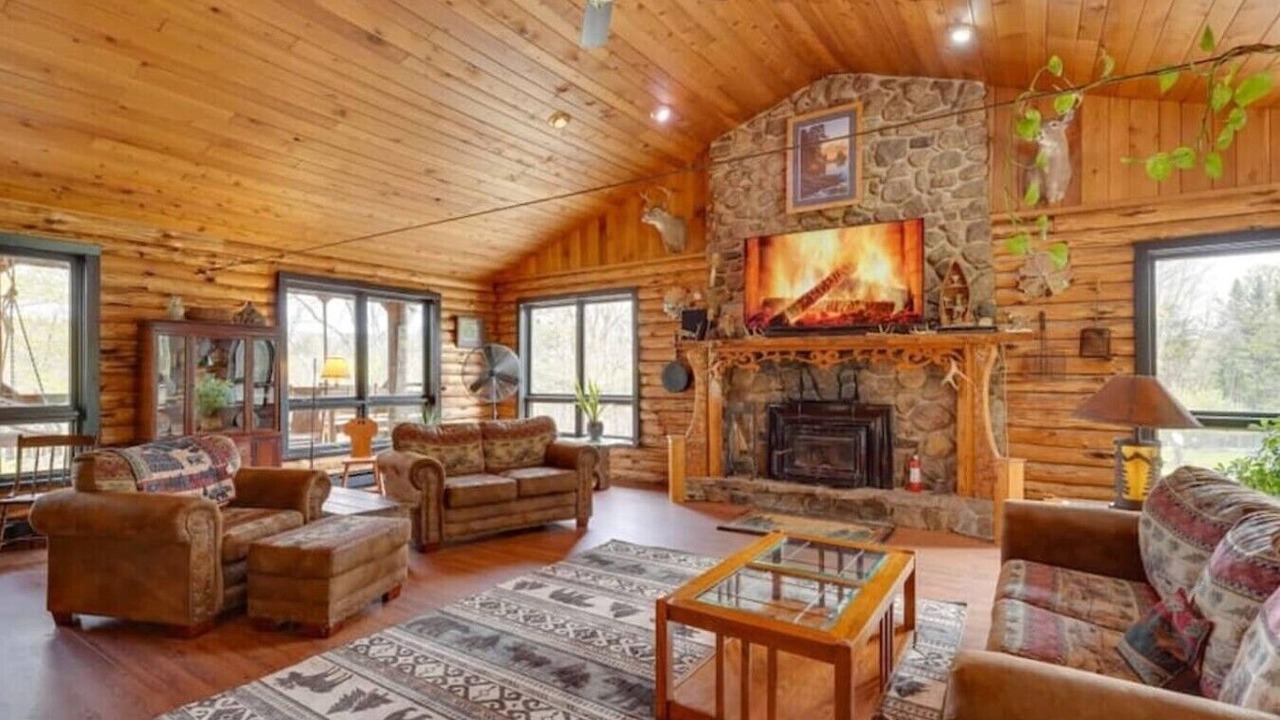 Photo of Livingroom in Long Lake