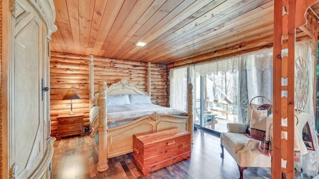 Photo of Bedroom in Long Lake