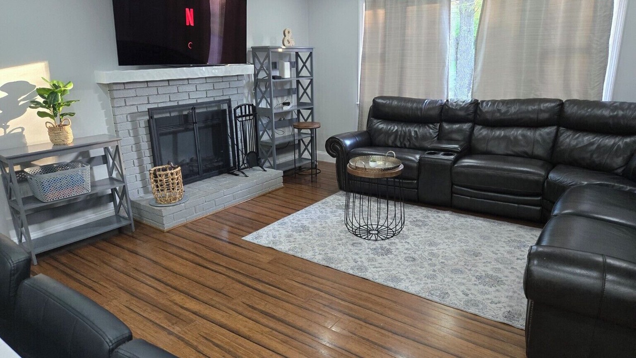 Photo of Livingroom in Marstons Mills