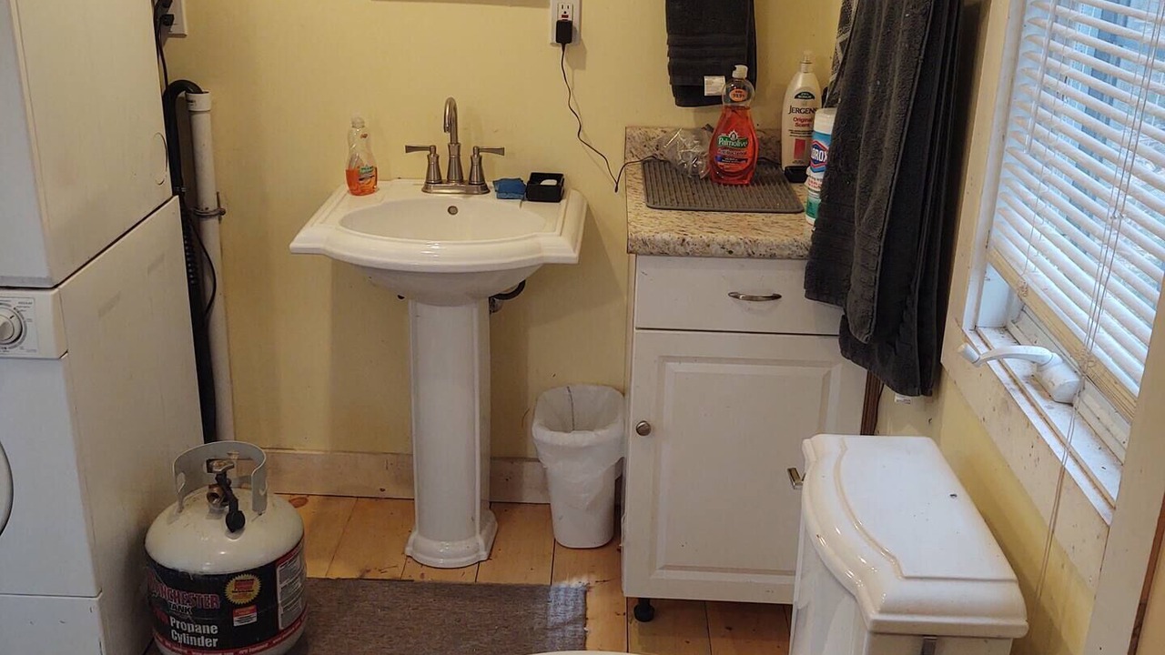 Photo of Bathroom in Warren