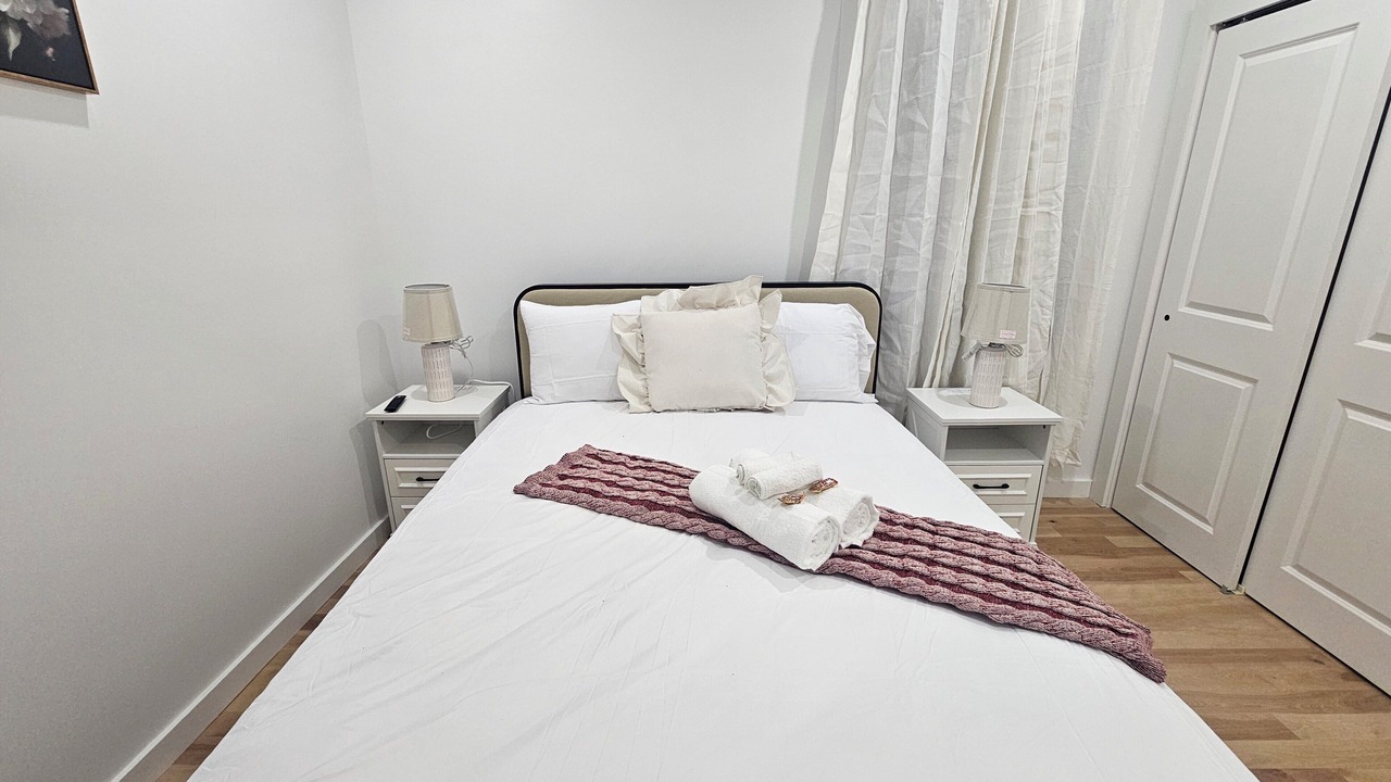 Photo of Bedroom in Newark