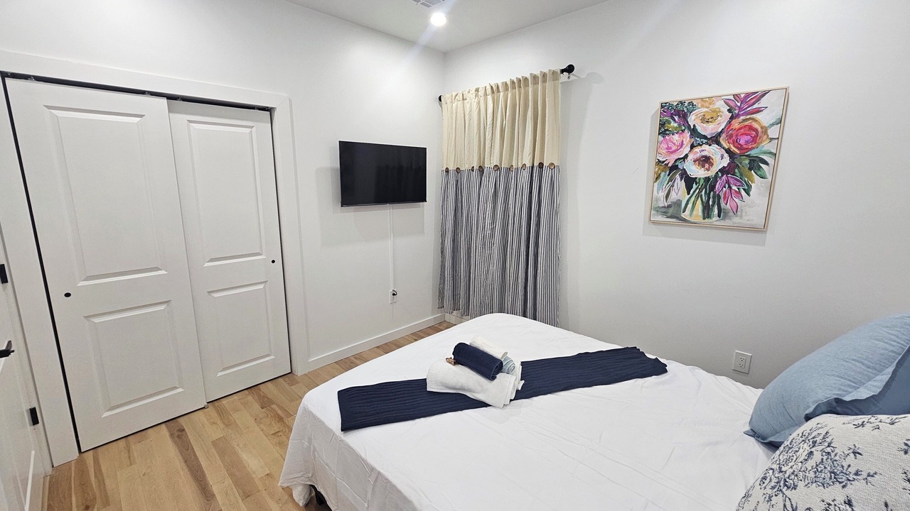 Photo of Bedroom in Newark