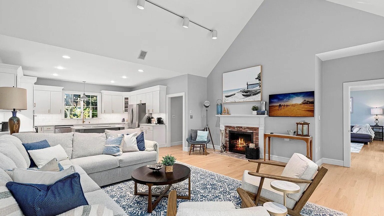 Photo of Livingroom in East Falmouth