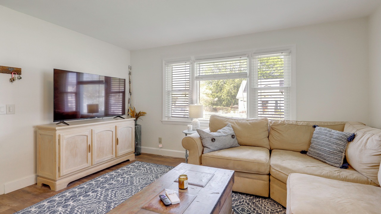 Photo of Livingroom in Westerly