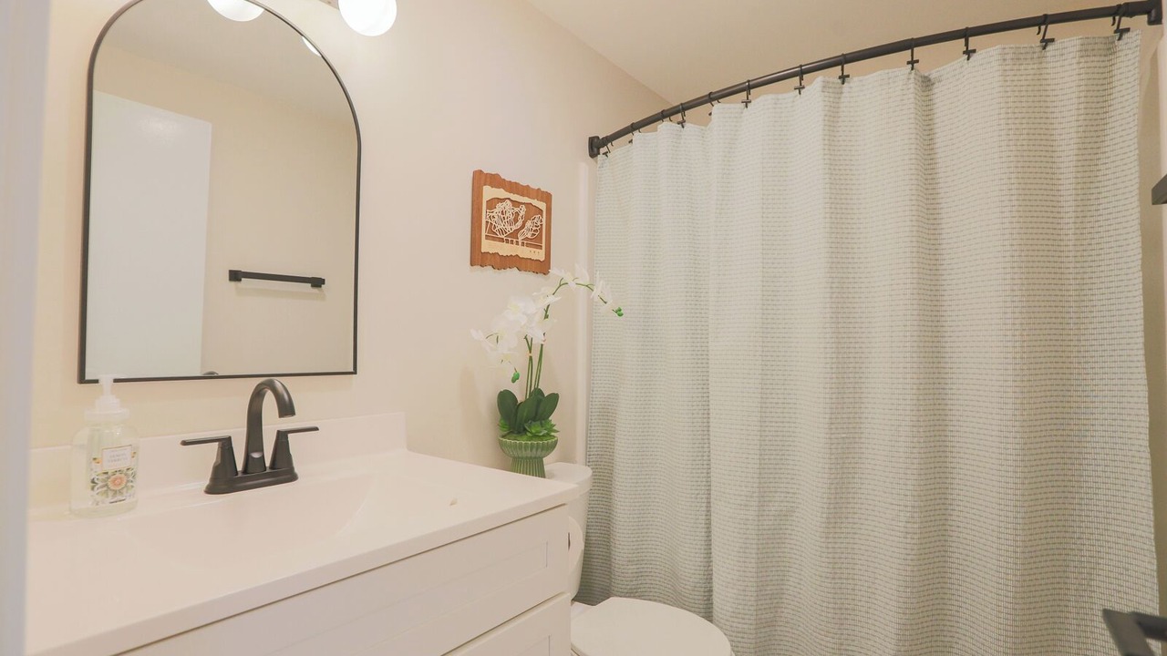 Photo of Bathroom in Malletts Bay