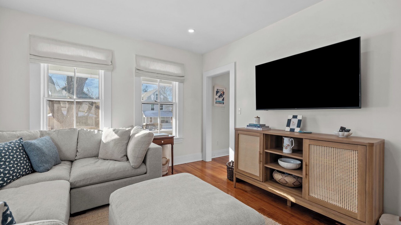 Photo of Livingroom in Mystic