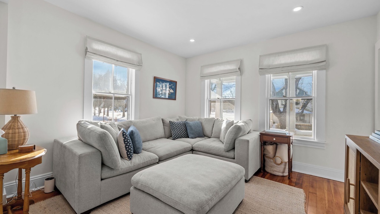 Photo of Livingroom in Mystic