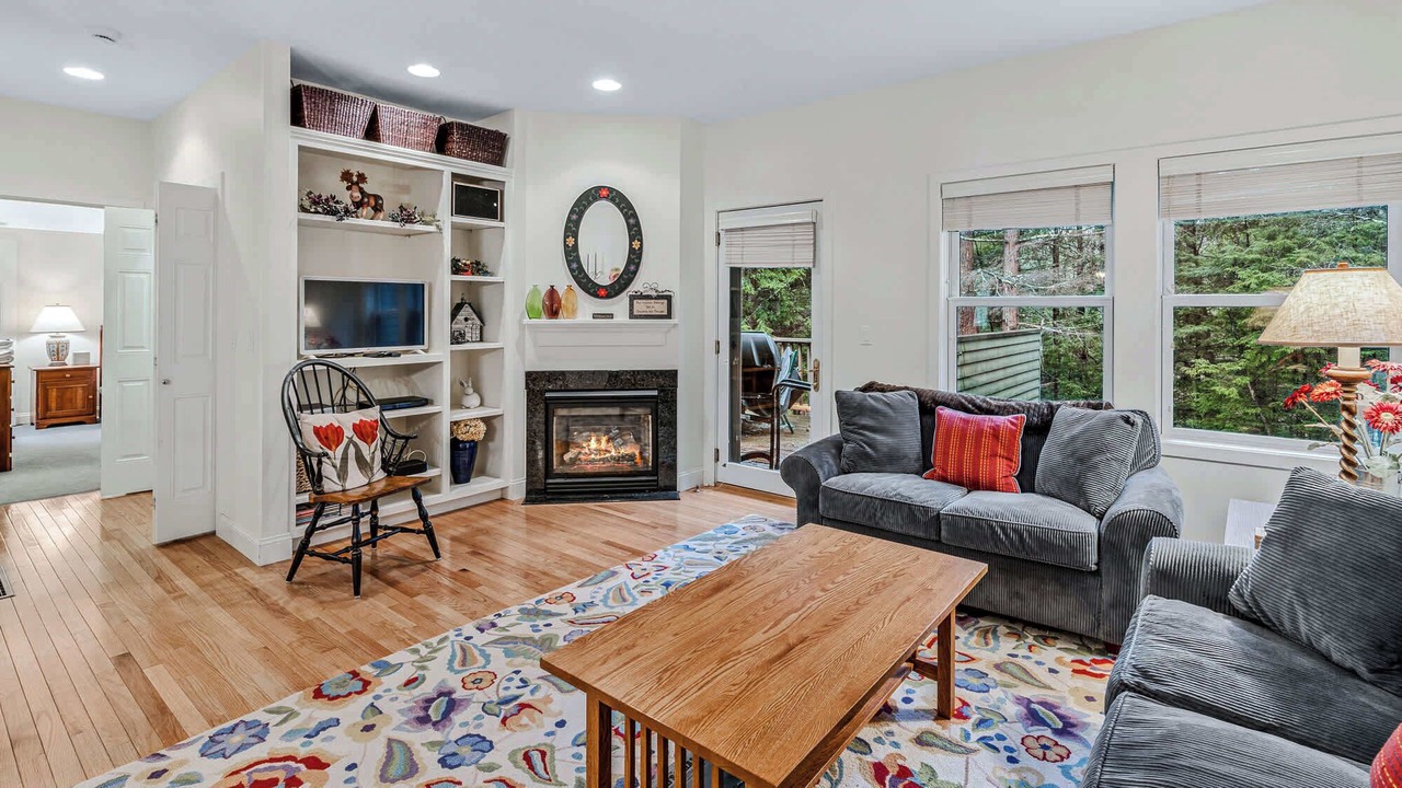 Photo of Livingroom in West Hartford