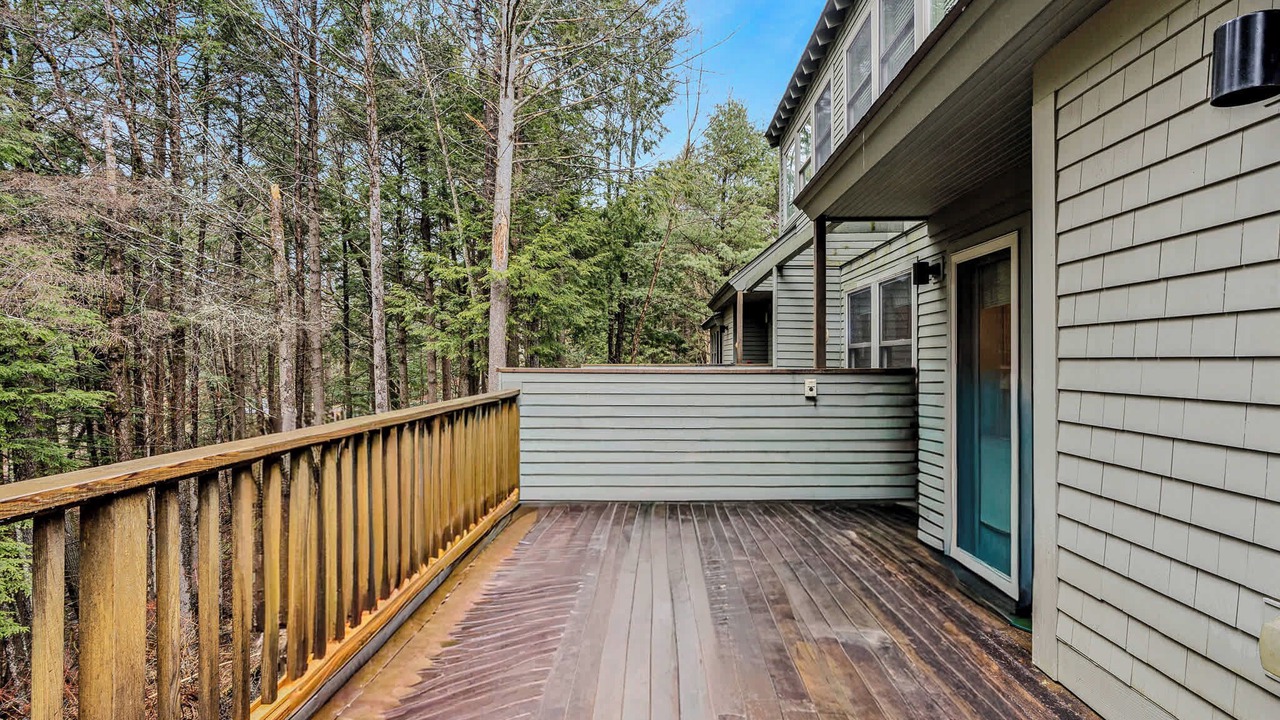 Photo of Patio Balcony in West Hartford