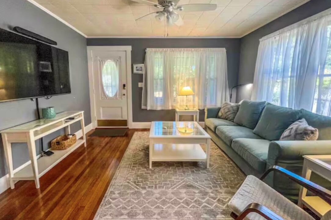 Photo of Livingroom in Vineyard Haven