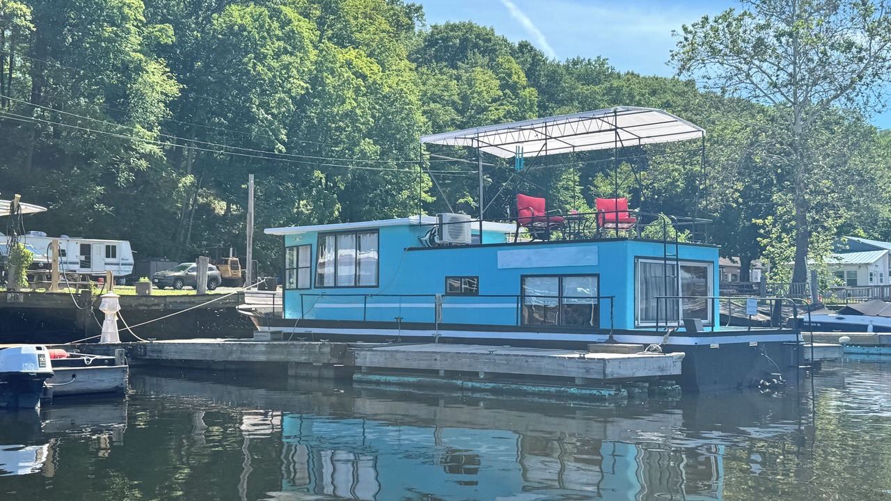 Photo of Others in Connelly