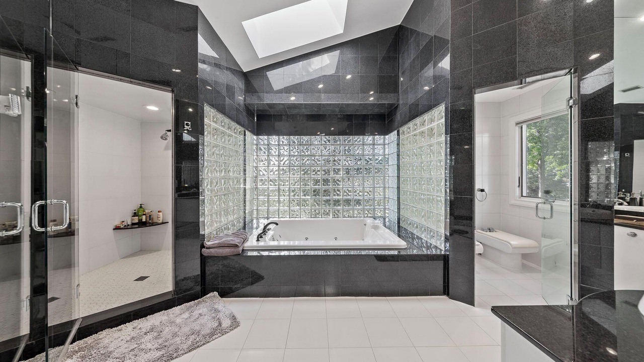 Photo of Bathroom in Cresskill