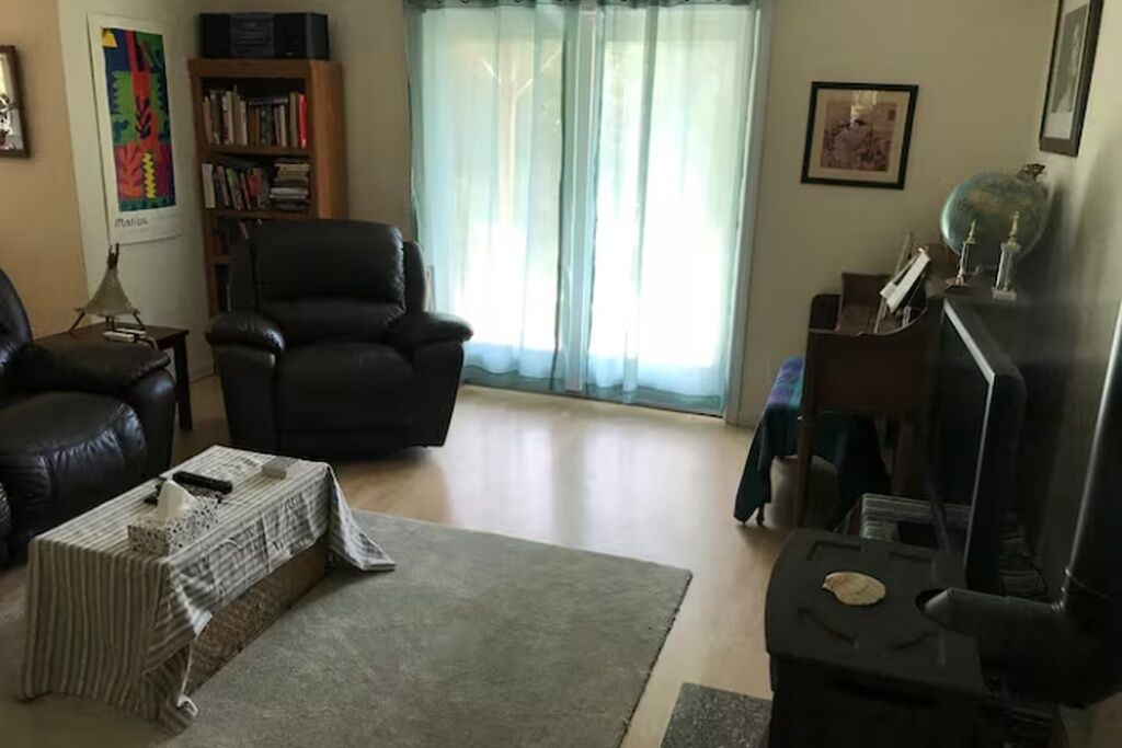 Photo of Livingroom in West Tremont