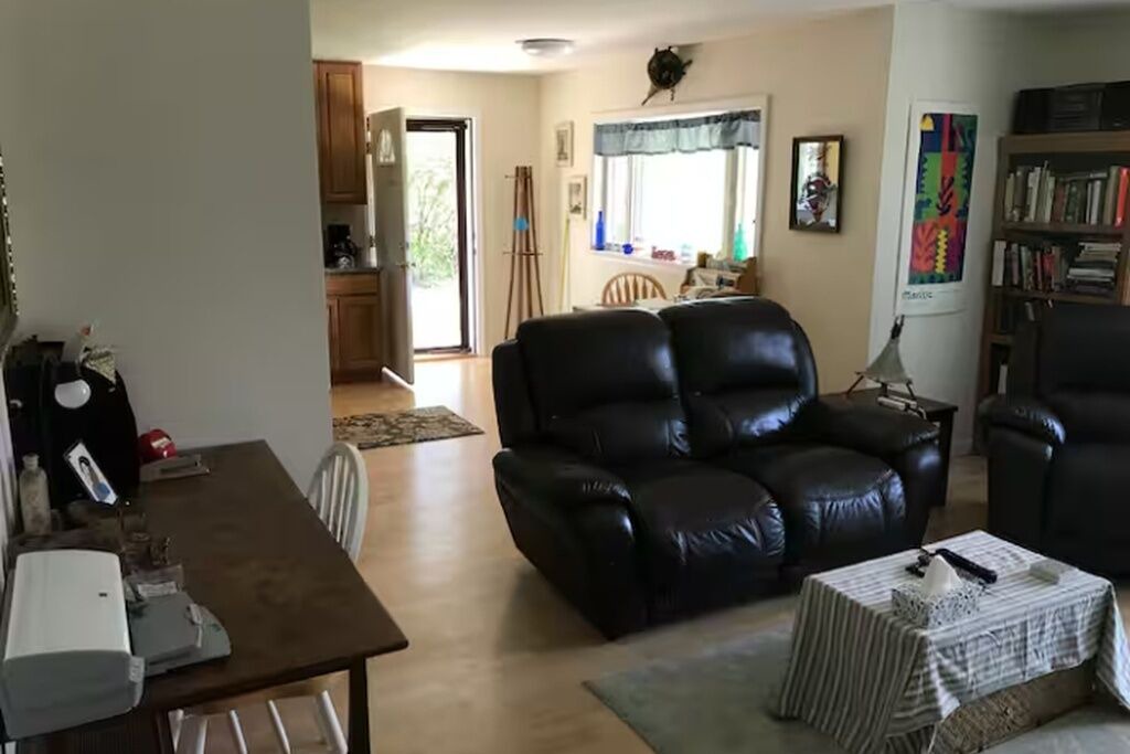 Photo of Livingroom in West Tremont