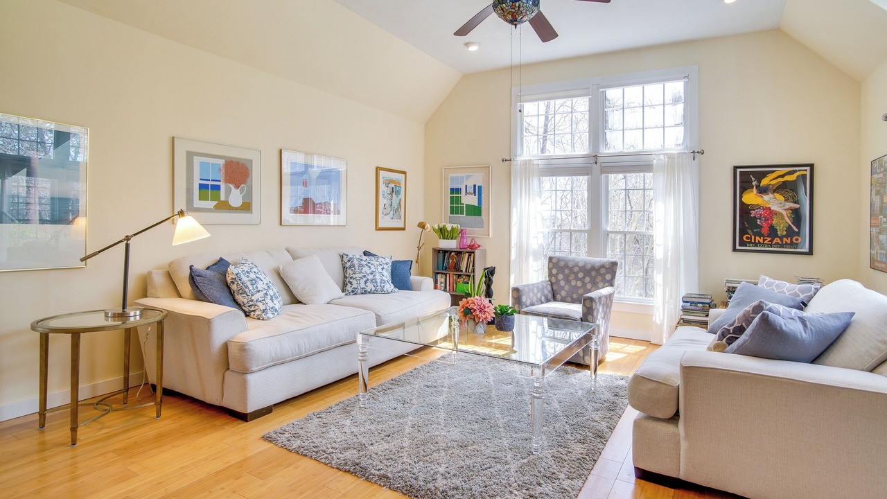 Photo of Livingroom in Mashpee