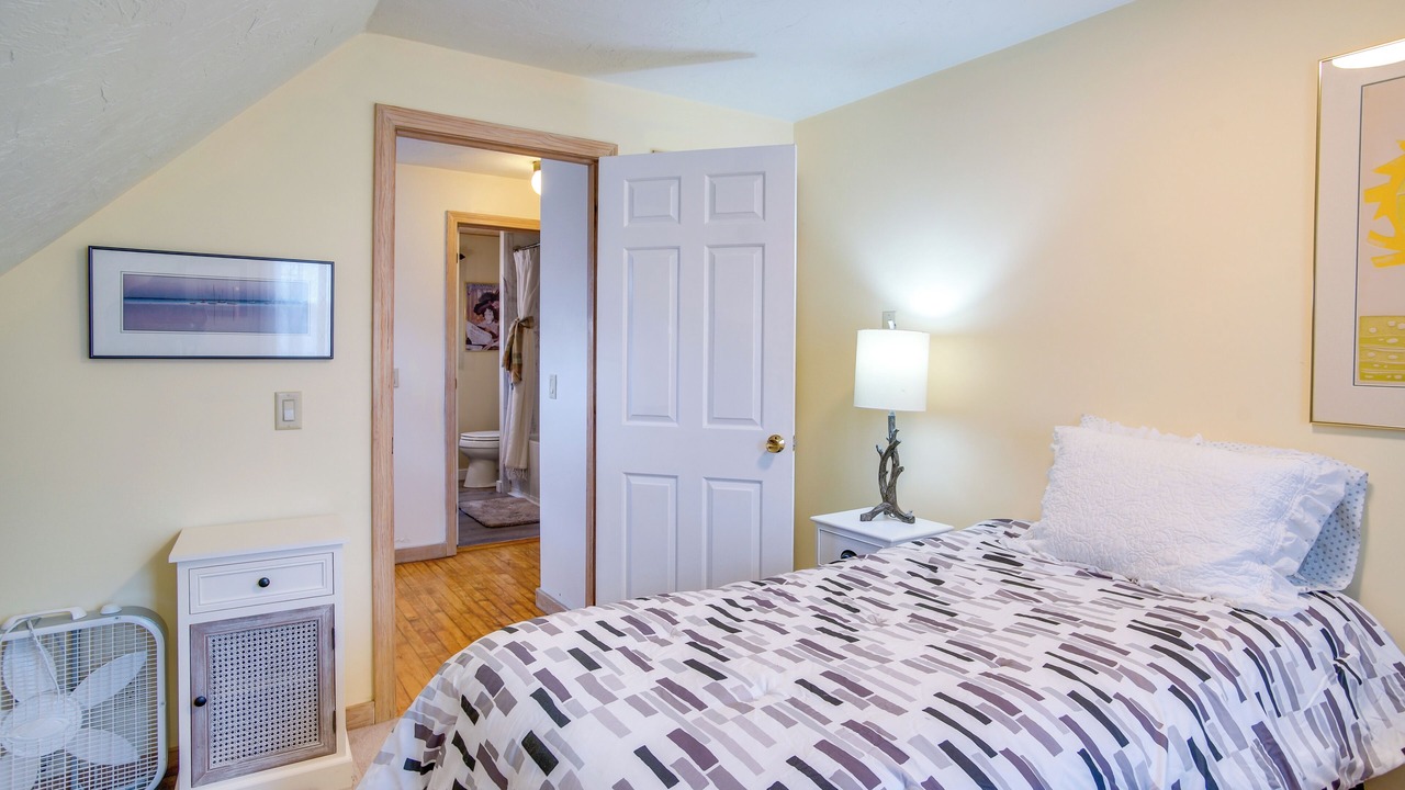 Photo of Bedroom in Mashpee