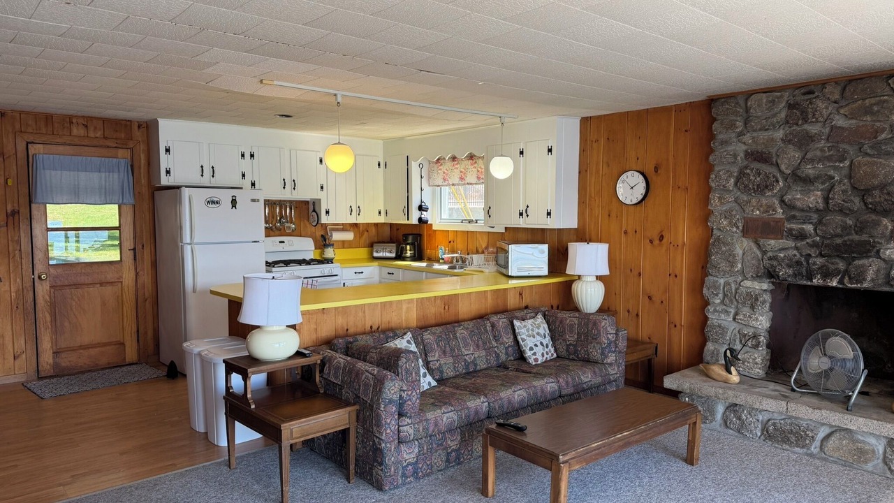 Photo of Livingroom in Meredith