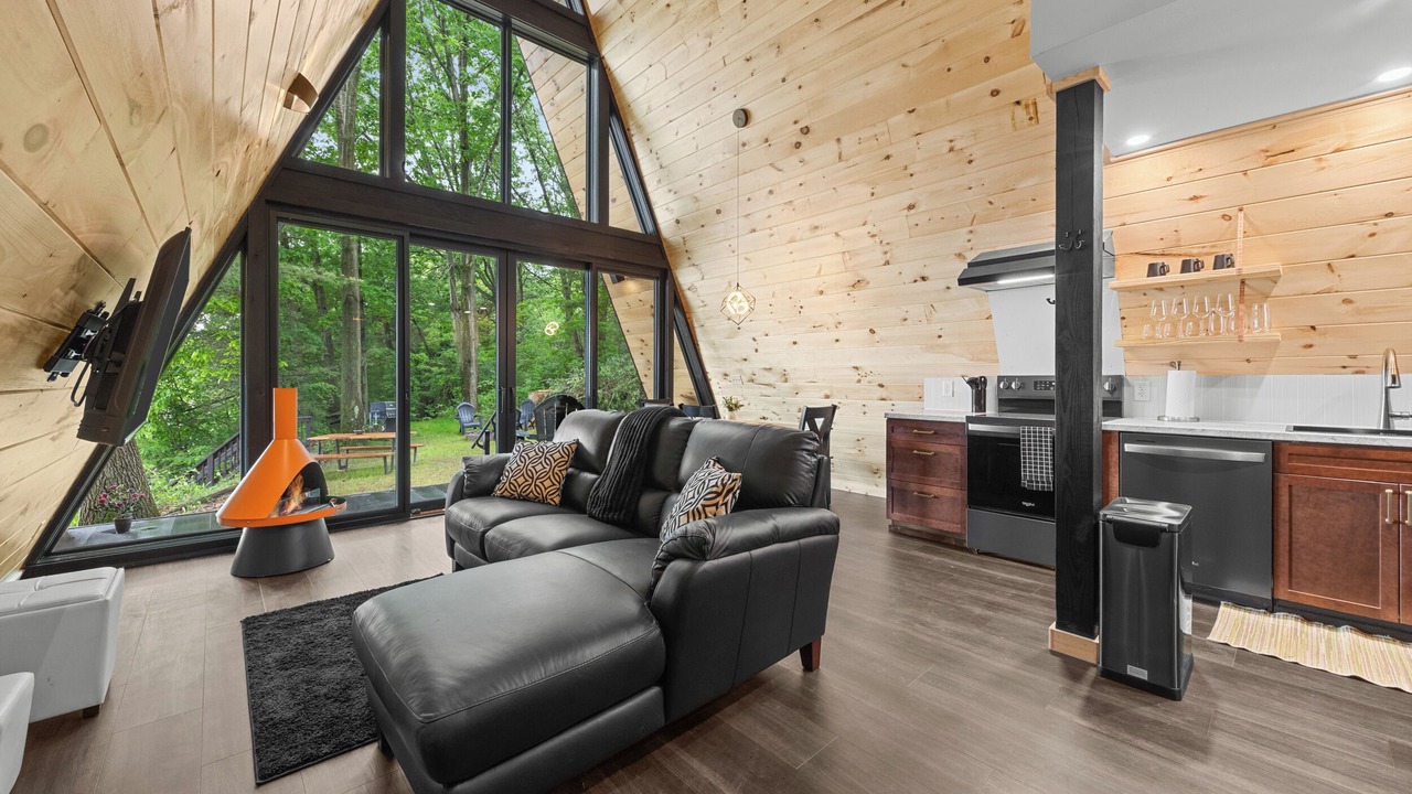 Photo of Livingroom in Town of Torrey