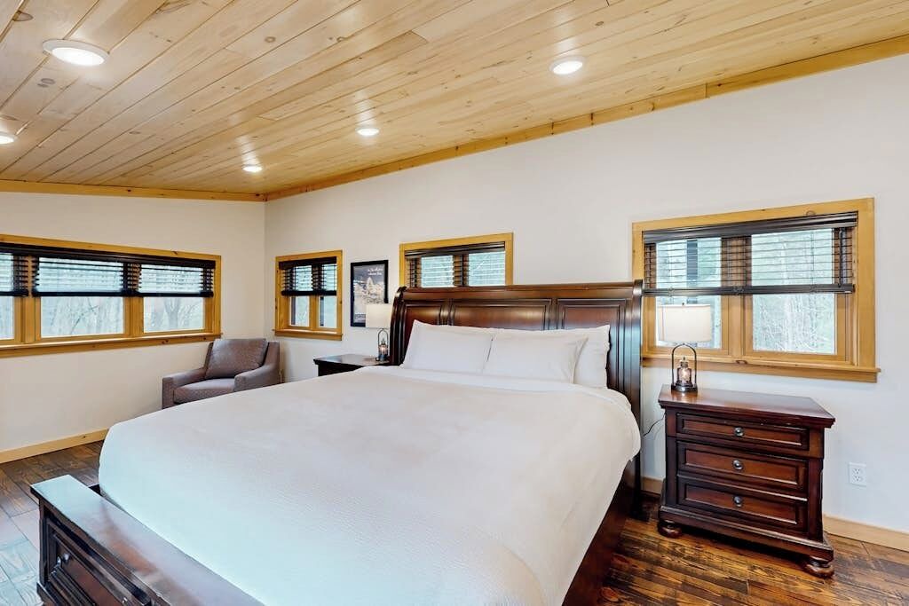 Photo of Bedroom in North Creek