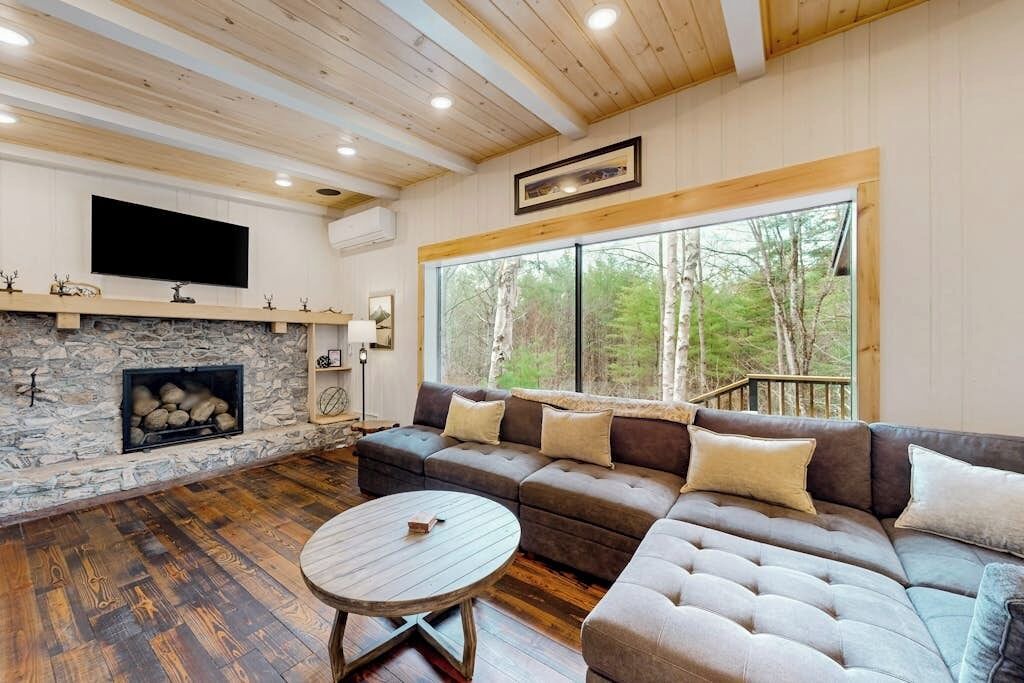 Photo of Livingroom in North Creek