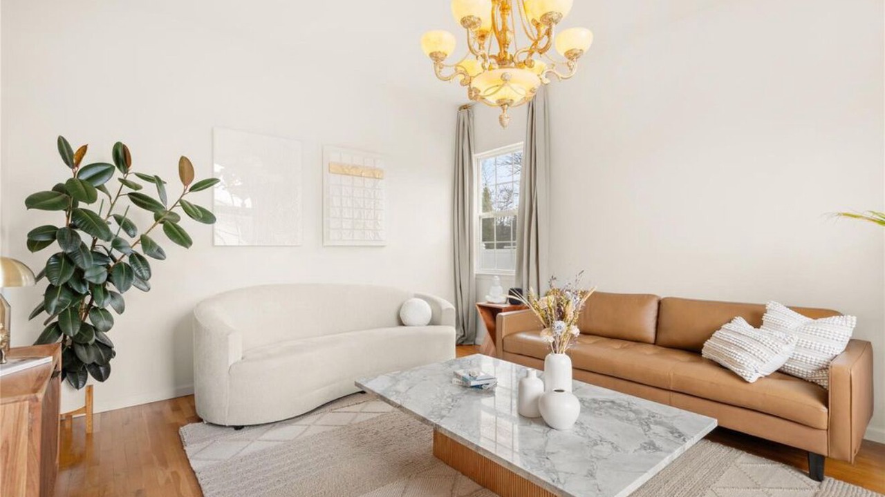 Photo of Livingroom in Holbrook