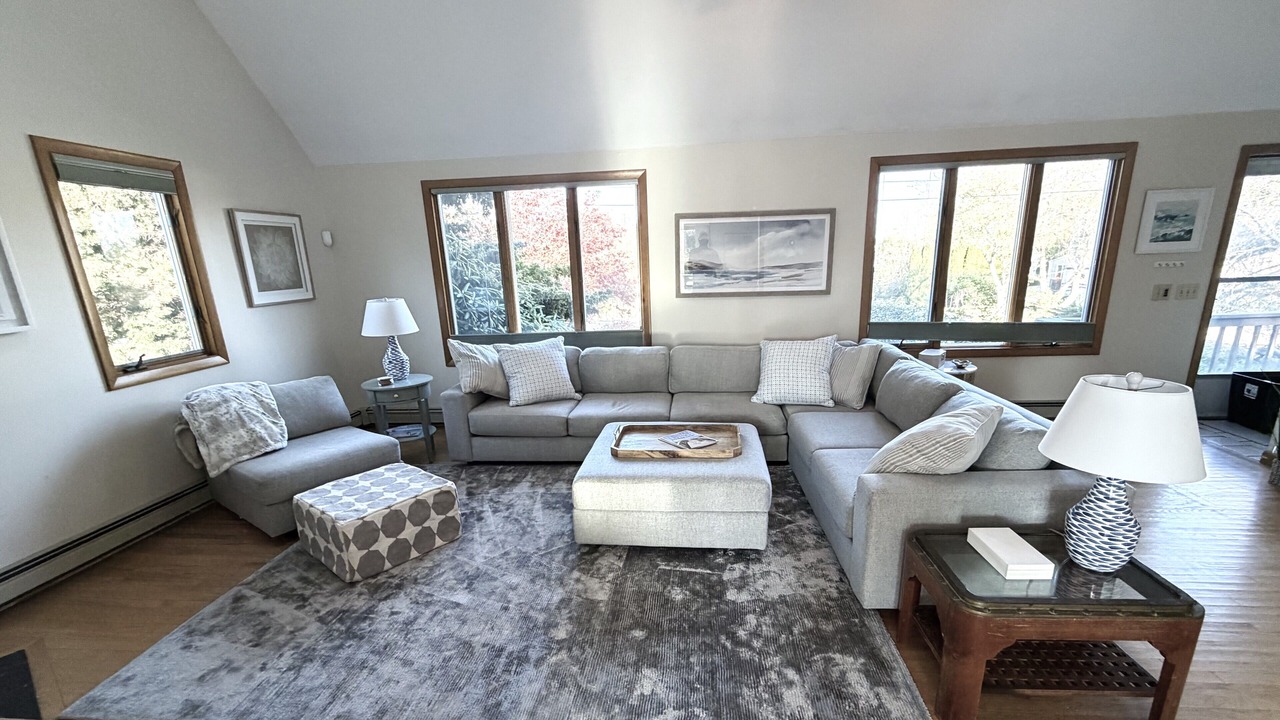 Photo of Livingroom in Weekapaug