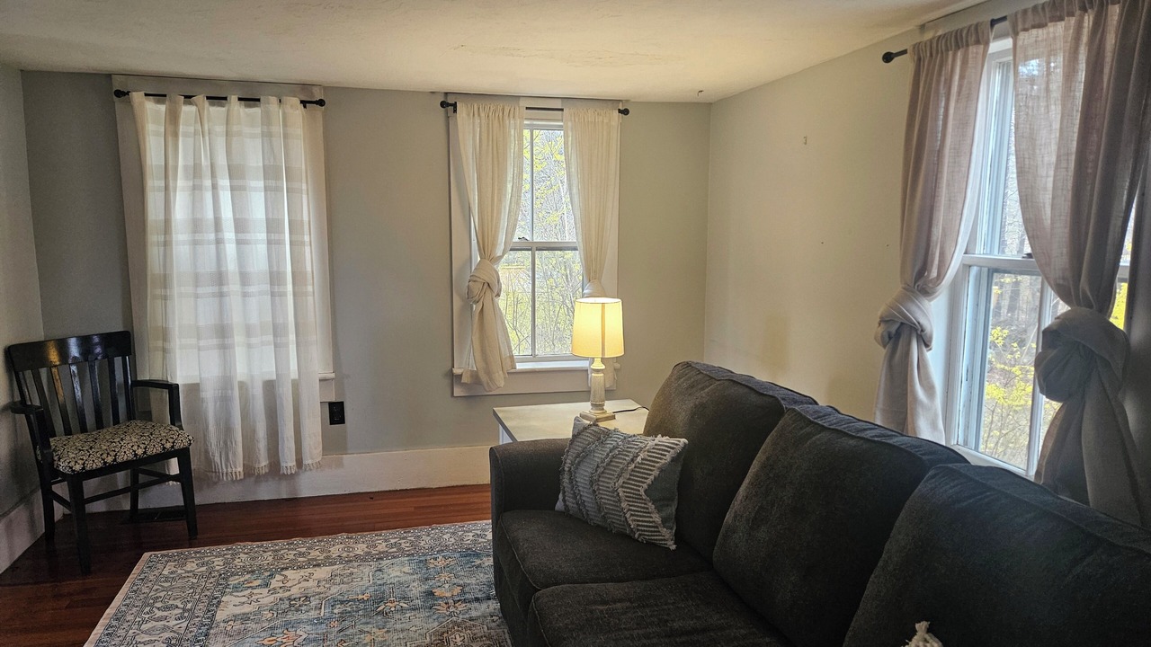 Photo of Livingroom in Mason
