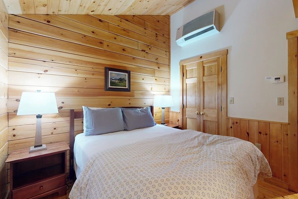Photo of Bedroom in Northport