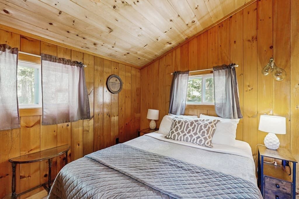Photo of Bedroom in Ellsworth
