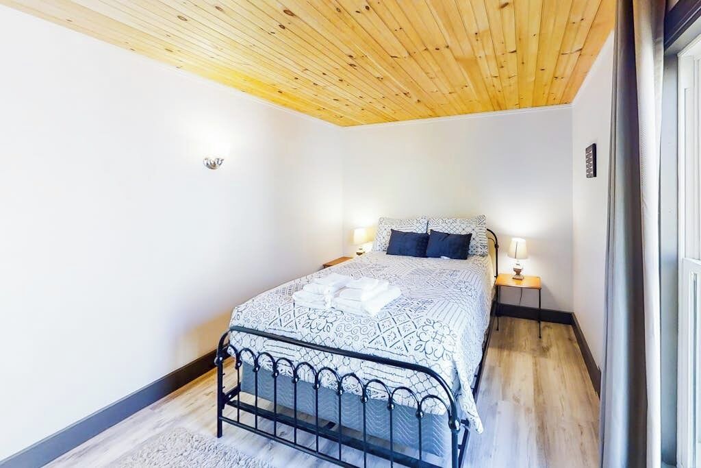 Photo of Bedroom in Boothbay Harbor