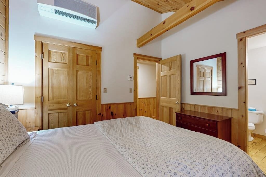 Photo of Bedroom in Northport