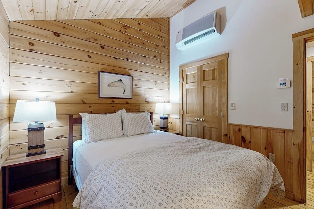 Photo of Bedroom in Northport