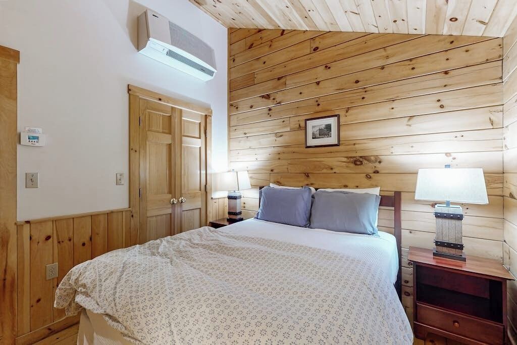 Photo of Bedroom in Northport