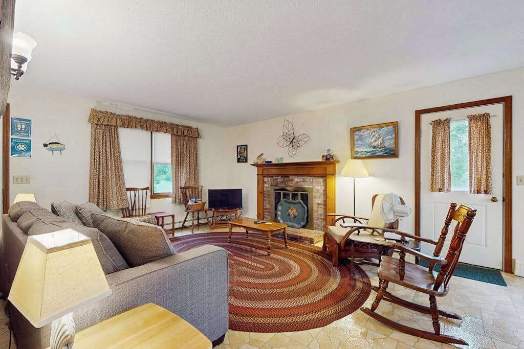 Photo of Livingroom in Dennis