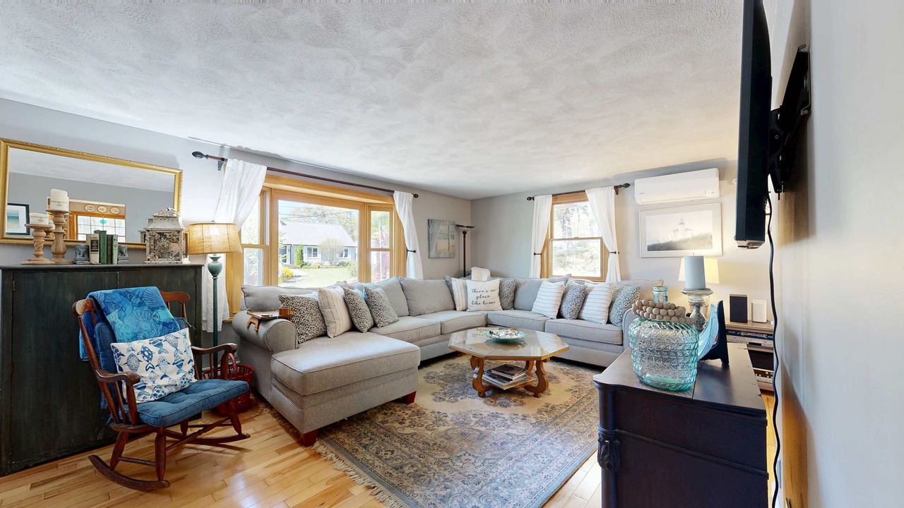 Photo of Livingroom in East Falmouth