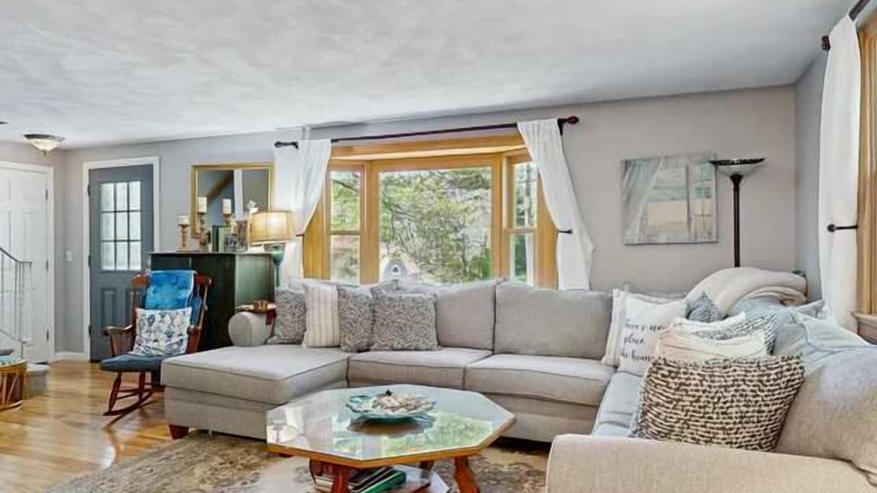 Photo of Livingroom in East Falmouth